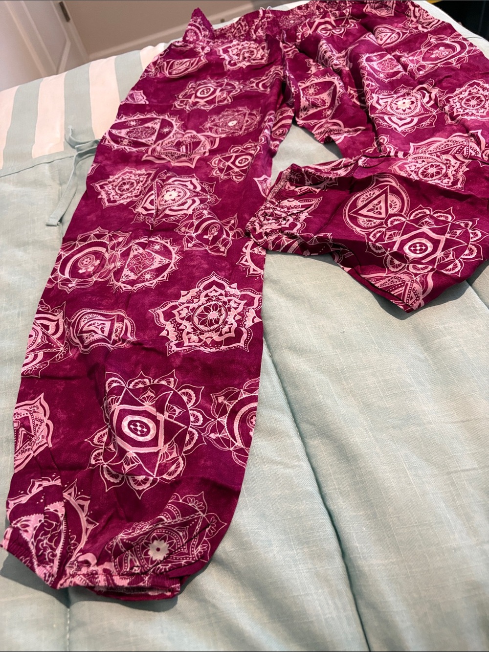 Lotus&Luna Printed haremPants 26” inseam 41/2” cuff 24” waist S/P